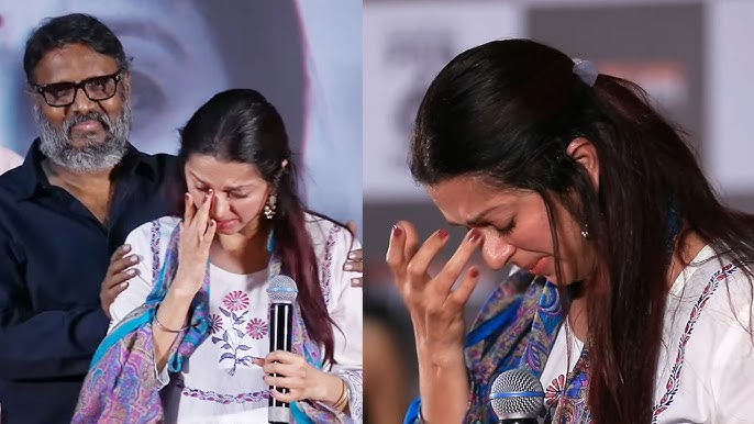 Bhumika Chawla Crying on Stage