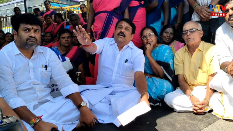 Anganwadi workers asked a question to Nainaar who came to offer support