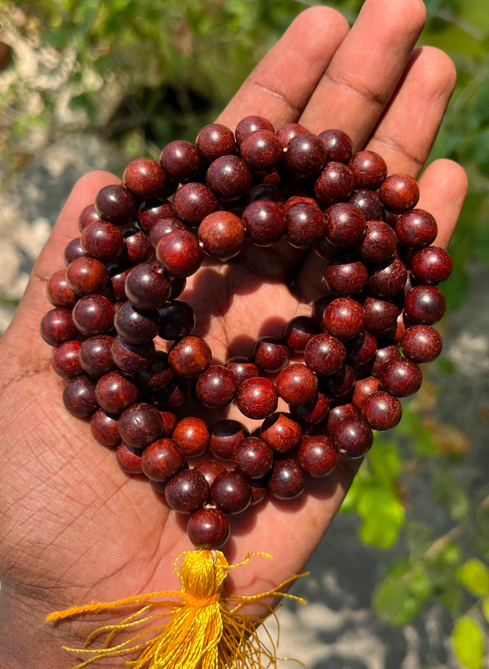 red-sandalwood-malai-benefits-for-mental-peace