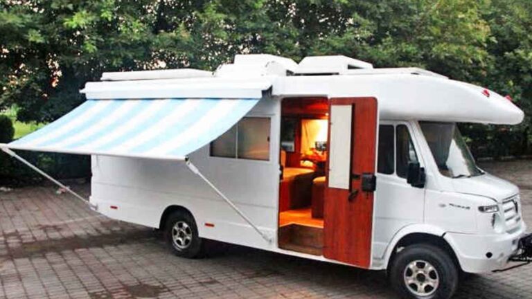 Actress molested inside caravan.. Famous director arrested on sexual assault complaint..!