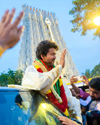 Actor Vijay offers prayers at Thiruchendur temple