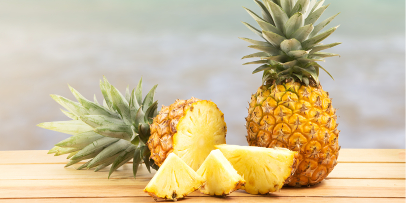homemade-pineapple-face-packs-skin-glowing-tips