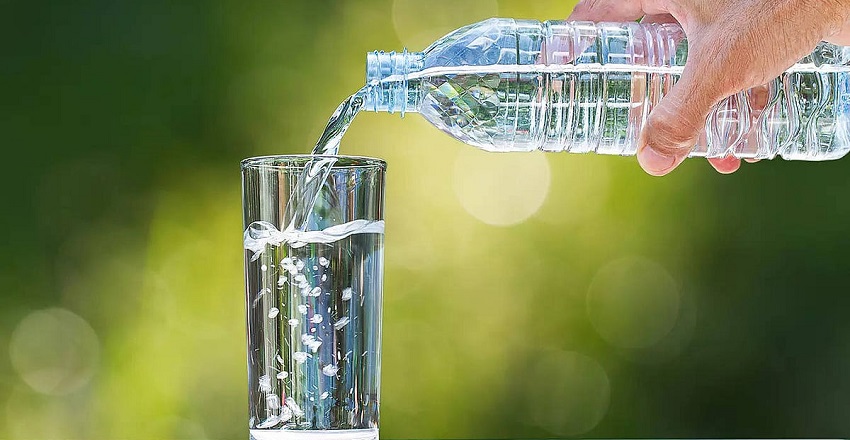 drinking-excessive-water-in-summer-dangerous
