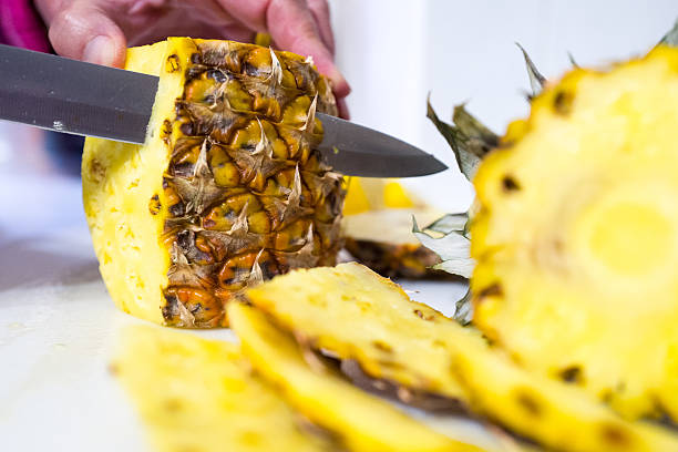 homemade-pineapple-face-packs-skin-glowing-tips