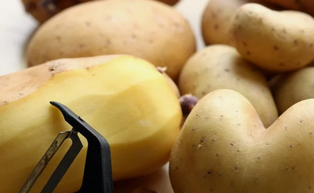 potato-face-pack-for-glowing-skin