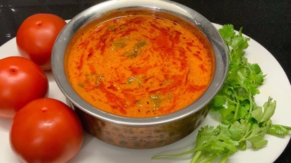 ஹோட்டல் ஸ்டைல் தக்காளி காரக் குழம்பு.. மிகக் குறைந்த பொருட்களில் அசத்தல் சுவை ரகசியம்..! easy-tomato-kurma-recipe-for-tiffin