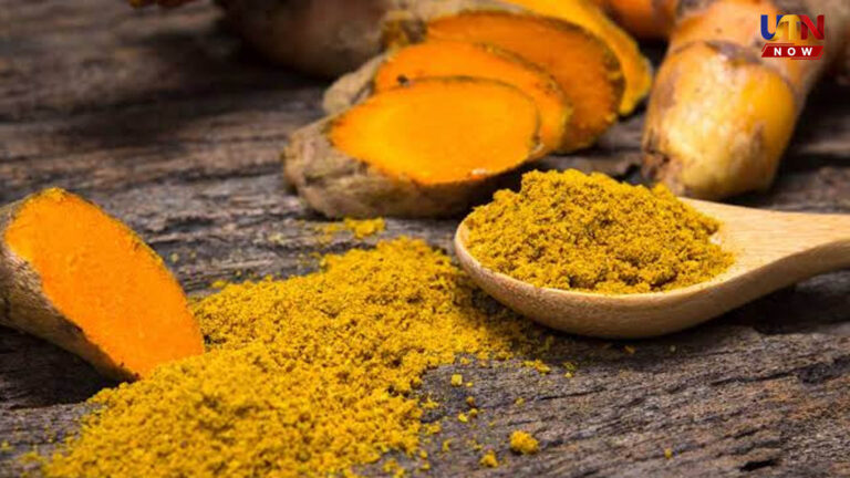 முகம் ஜொலிக்கணுமா?.. அப்ப மஞ்சளை இப்படி யூஸ் பண்ணுங்க…! homemade-turmeric-face-pack-tips-glow